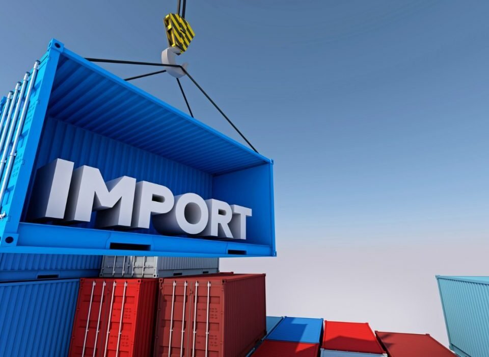 Syarat Menjadi Importir Resmi di Indonesia